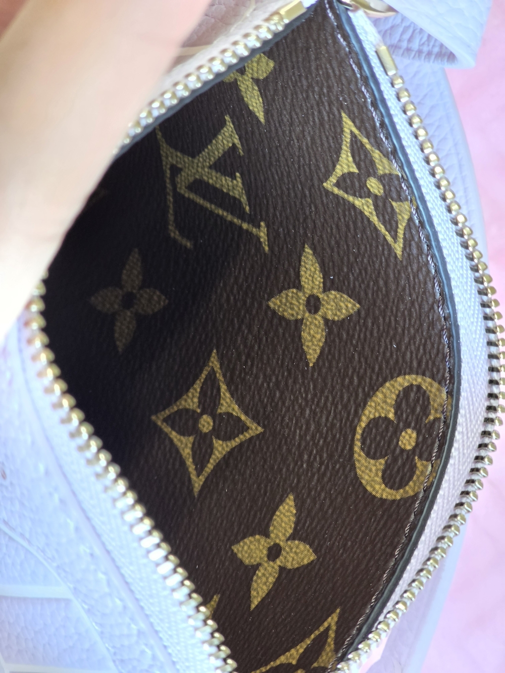 Louis Vuitton Pale Pink Leather Logo Wristlet with Cream Trim - Picture 6 of 10